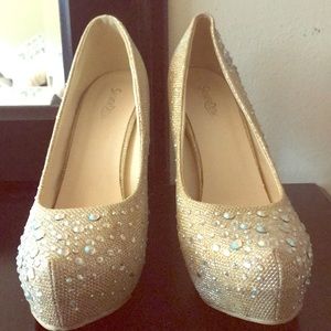 Rhinestone studded heel 5"
